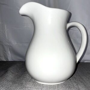 Ceramic farmhouse style  pitcher 2 liter